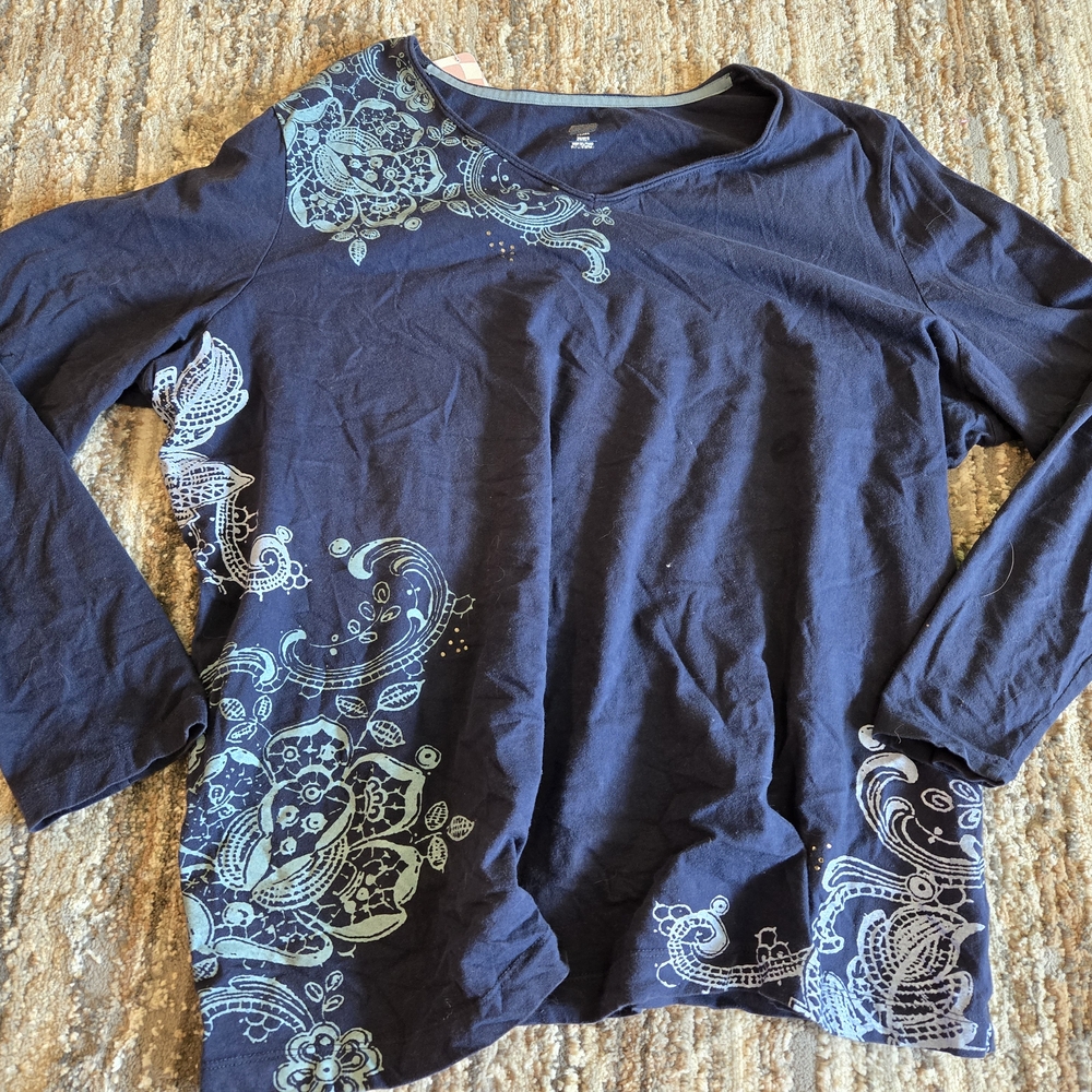 Blue Graphic Long Sleeve Tee with Rounded Neckline